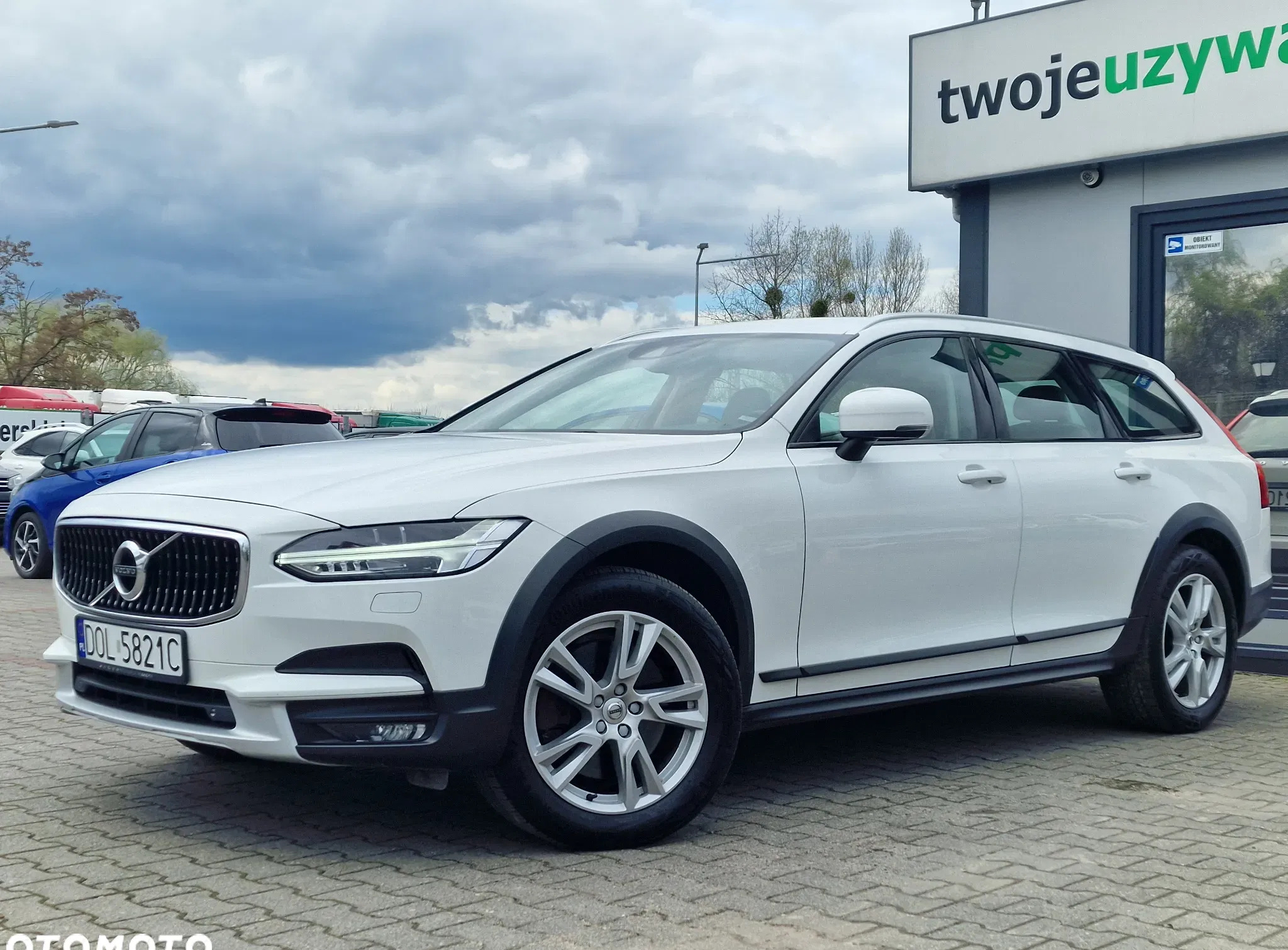 samochody osobowe Volvo V90 Cross Country cena 84900 przebieg: 375480, rok produkcji 2017 z Ryki